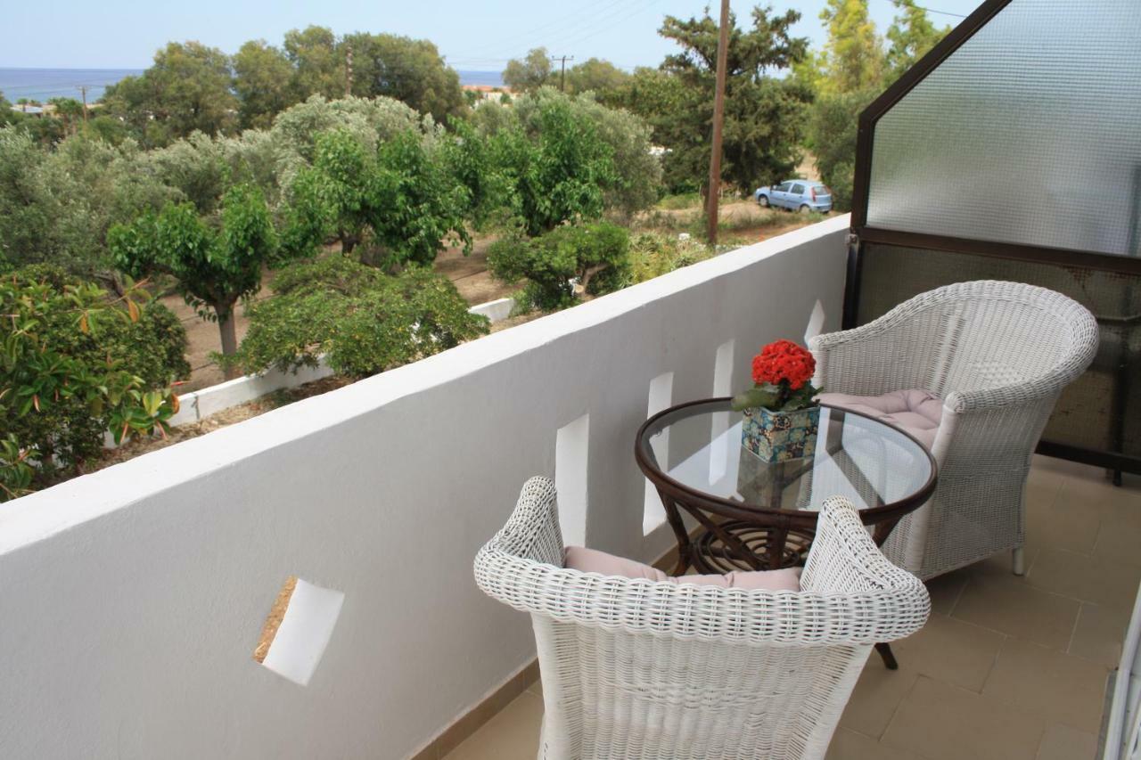 Romantic Apartment Adelianos Kampos Bagian luar foto