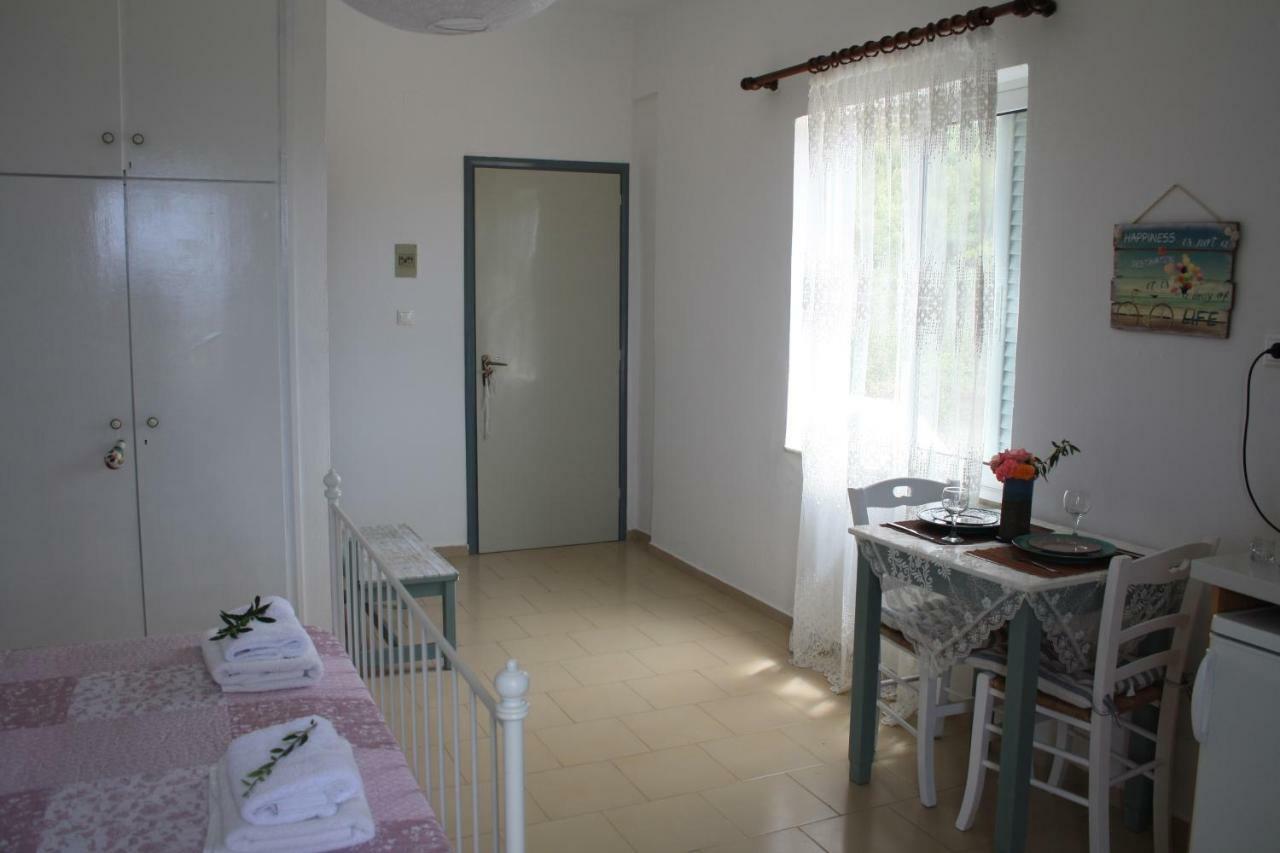Romantic Apartment Adelianos Kampos Bagian luar foto