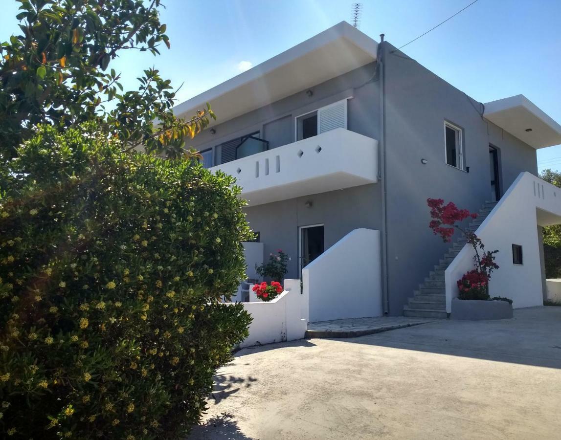Romantic Apartment Adelianos Kampos Bagian luar foto